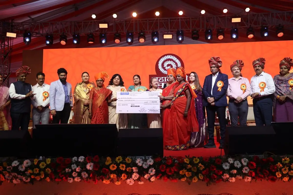 Mahalakshmi Saras 2026 Nagpur exhibition women self-help groups: नागपुर के रेशीमबाग मैदान में महालक्ष्मी सरस 2026 का उद्घाटन। 6.7 लाख स्व-सहायता समूहों की 65 लाख महिलाएं 23 मार्च तक उत्पाद प्रदर्शित करेंगी।