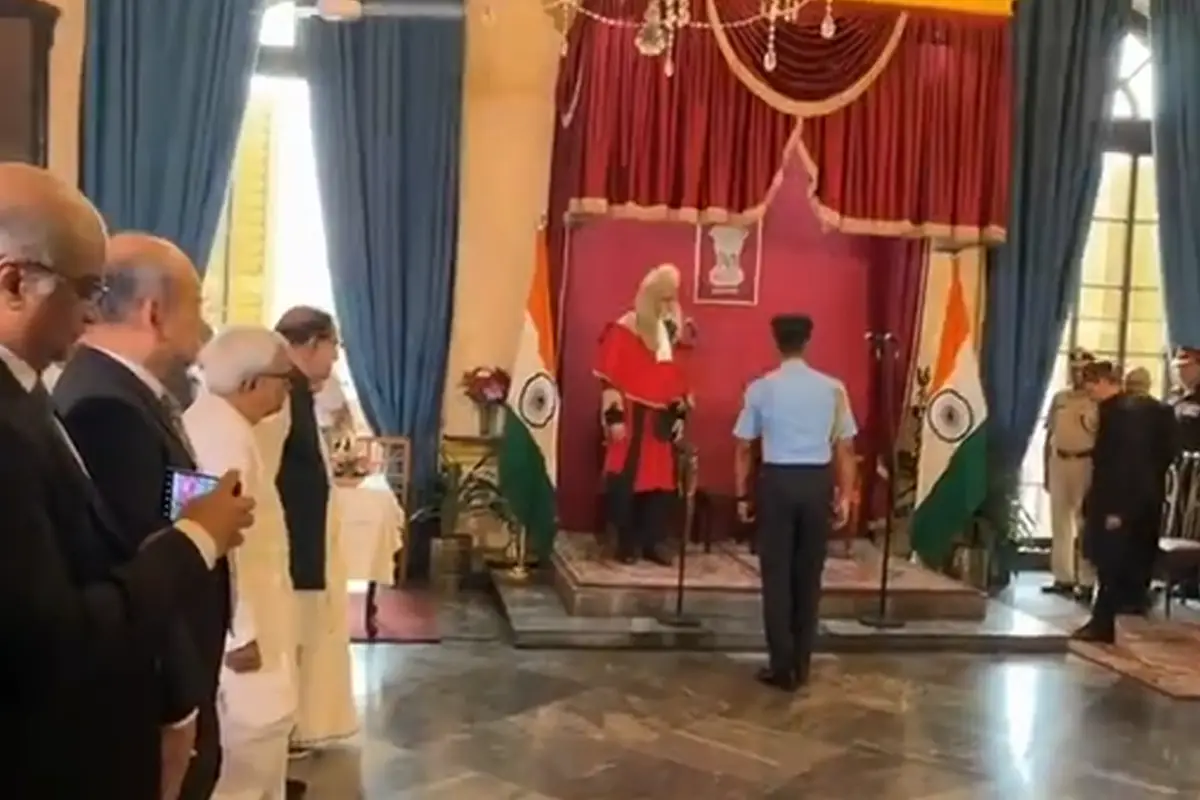 पश्चिम बंगाल के नवनियुक्त राज्यपाल ने कोलकाता में ली शपथ