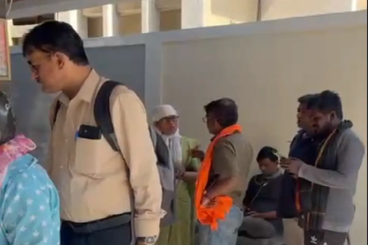 Nagpur LPG cylinder shortage: नागपुर में गैस सिलेंडर की कमी से लोग परेशान, एजेंसी पर लंबी लाइनें