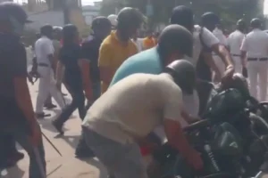 कोलकाता में पीएम मोदी की रैली से पहले भड़की हिंसा, BJP-TMC समर्थक आमने-सामने