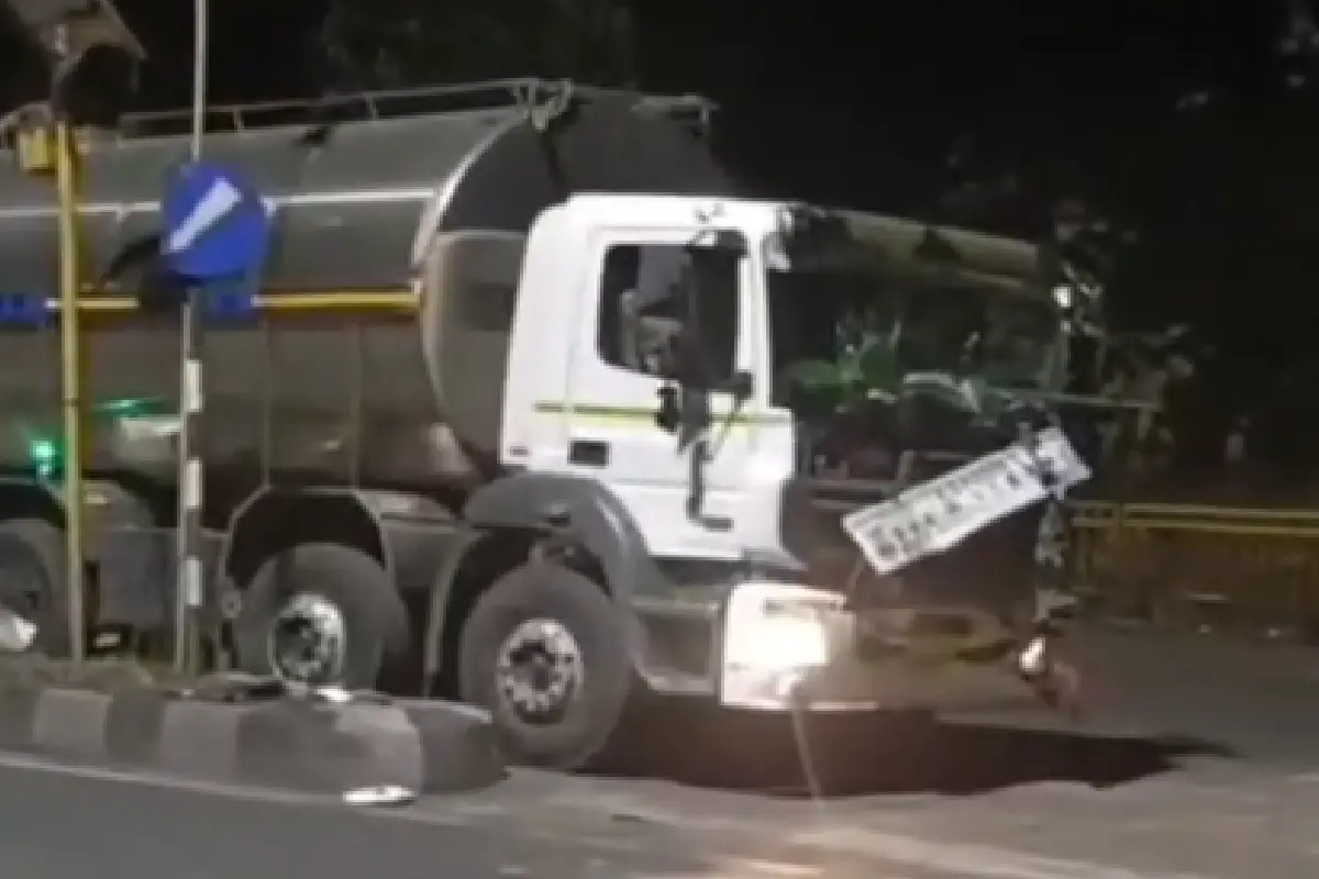 Ramgarh road accident Jharkhand driver trapped cabin: झारखंड के रामगड़ में दो सड़क हादसों में दो चालक अपनी कैबिन में फंस गए - एक की मौत, दूसरा गंभीर। रांची-पटना हाइवे और कोरिया घाटी से ग्राउंड रिपोर्ट।