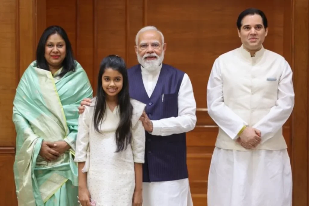 पीएम मोदी से सपरिवार मिले वरुण गांधी, आखिर क्या है इस मुलाकात के मायने?