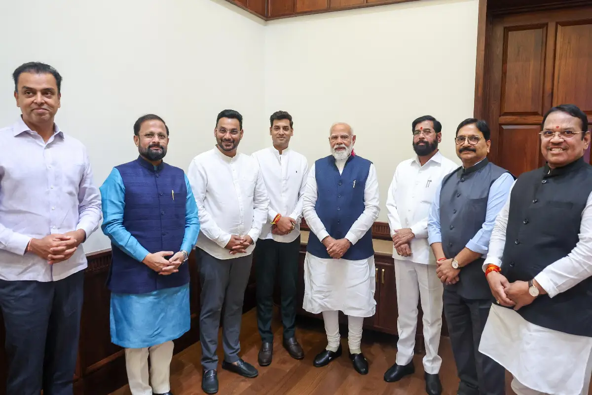 Eknath Shinde meets PM Modi Maharashtra: महाराष्ट्र के उपमुख्यमंत्री एकनाथ शिंदे ने प्रधानमंत्री नरेंद्र मोदी से मुलाकात की। राज्य के प्रमुख मुद्दों पर चर्चा हुई।