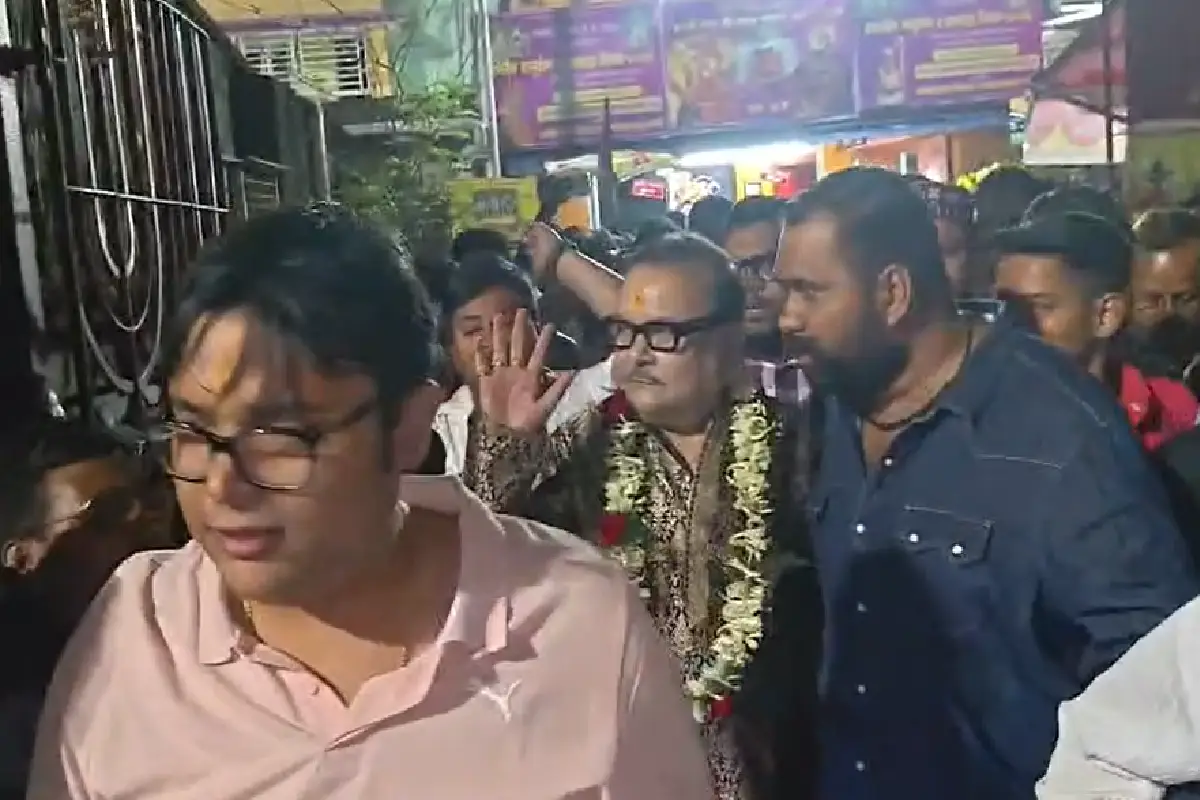 Madan Mitra Kamarhati election campaign: तृणमूल प्रत्याशी मदन मित्र ने कामारहाटी के जगन्नाथ मंदिर में पूजा कर चुनाव प्रचार शुरू किया। सीपीआईएम प्रत्याशी मानस मुखर्जी ने दी वोट लूट पर कड़ी चेतावनी। 