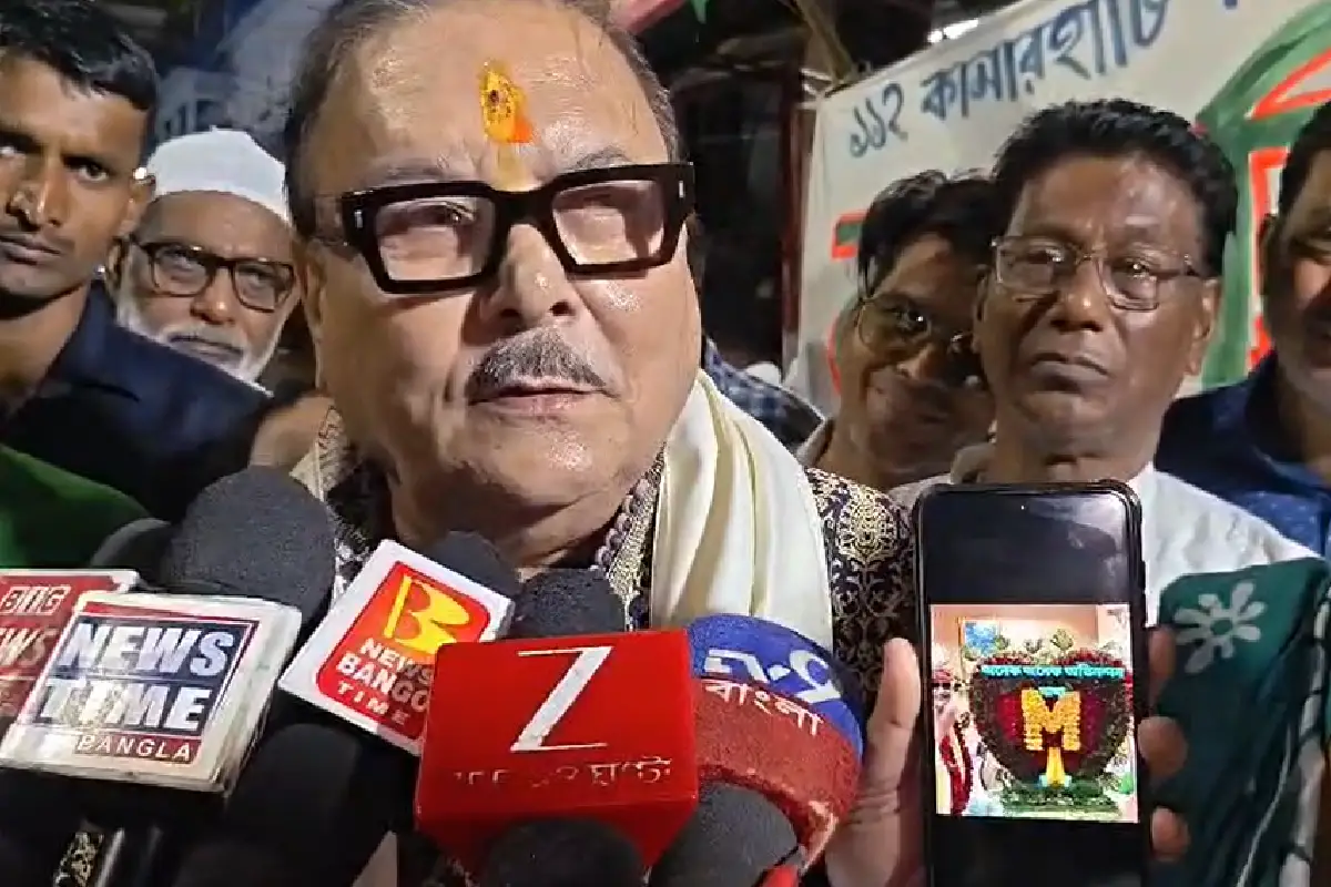 Madan Mitra Kamarhati election campaign: तृणमूल प्रत्याशी मदन मित्र ने कामारहाटी के जगन्नाथ मंदिर में पूजा कर चुनाव प्रचार शुरू किया। सीपीआईएम प्रत्याशी मानस मुखर्जी ने दी वोट लूट पर कड़ी चेतावनी।