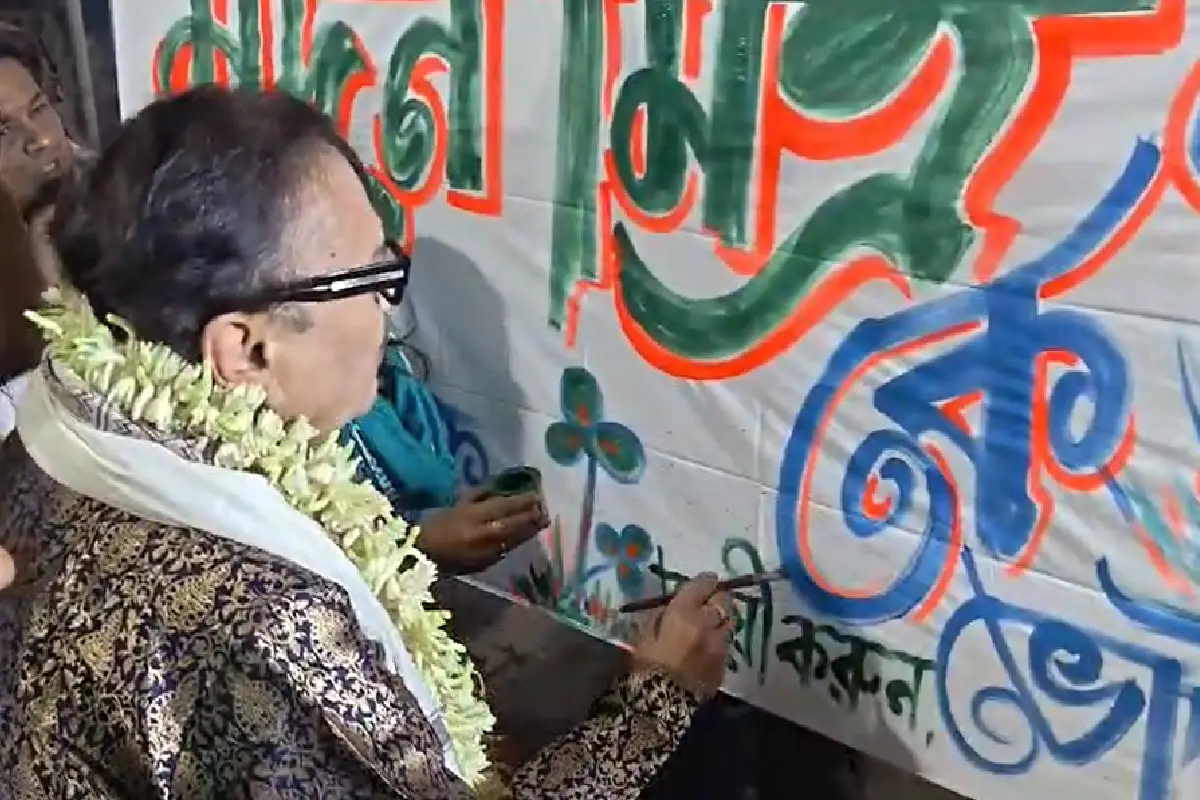 Madan Mitra Kamarhati election campaign: तृणमूल प्रत्याशी मदन मित्र ने कामारहाटी के जगन्नाथ मंदिर में पूजा कर चुनाव प्रचार शुरू किया। सीपीआईएम प्रत्याशी मानस मुखर्जी ने दी वोट लूट पर कड़ी चेतावनी। 