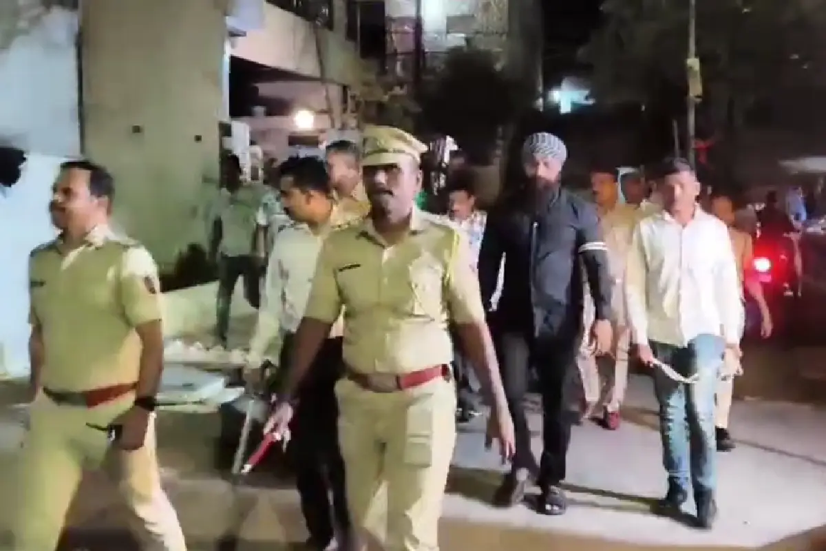 Nagpur criminal public parade Seetu Singh Yashodhara Nagar Police: नागपुर में यशोधरा नगर पुलिस ने कुख्यात अपराधी सीटू सिंह की 4 किमी पैदल परेड निकाली। हत्या, रंगदारी समेत कई मामले दर्ज हैं।