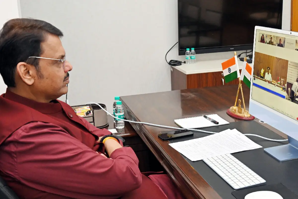 Jal Jeevan Mission 2.0 Maharashtra MoU: नई दिल्ली में महाराष्ट्र व केंद्र के बीच जल जीवन मिशन 2.0 पर MoU। CM फडणवीस नागपुर से वीडियो कॉन्फ्रेंसिंग में शामिल। दिसंबर 2028 तक हर घर जल का लक्ष्य।