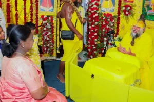 प्रेमानंद महाराज से मिली राष्ट्रपति द्रौपदी मुर्मू