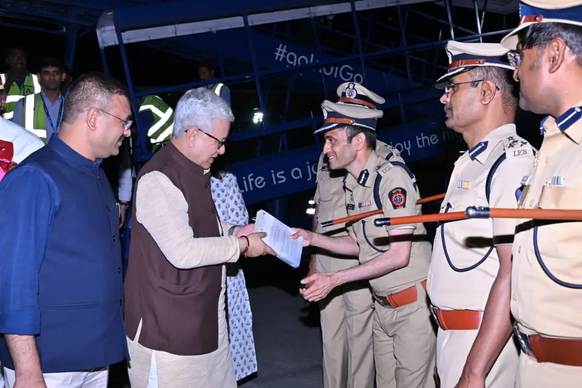 Nagpur News: राज्यपाल जिष्णु देव वर्मा नागपुर पहुंचे, कल उपराष्ट्रपति के साथ 'भारतीय युवा संसद' के उद्घाटन में होंगे शामिल 12 Governor Jishnu Dev Varma Nagpur visit: राज्यपाल जिष्णु देव वर्मा गुरुवार रात नागपुर पहुंचे। 21 मार्च को उपराष्ट्रपति राधाकृष्णन के साथ 'भारतीय युवा संसद' के 29वें उद्घाटन में भाग लेंगे।