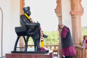 नागपुर में उपराष्ट्रपति ने डॉ. हेडगेवार को दी श्रद्धांजलि, बोले- उनका जीवन आज भी देता है प्रेरणा