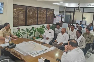 नागपुर, ऑटो रिक्शा चालकों ने आरटीओ कार्यालय का घेराव किया, परिवहन मंत्री की नीतियों के खिलाफ धरना