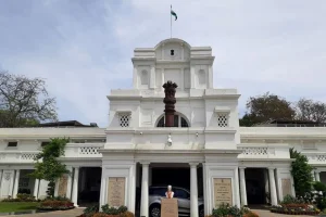 बजट सत्र के दौरान दिल्ली विधानसभा को बम से उड़ाने की धमकी, मची अफरा-तफरी