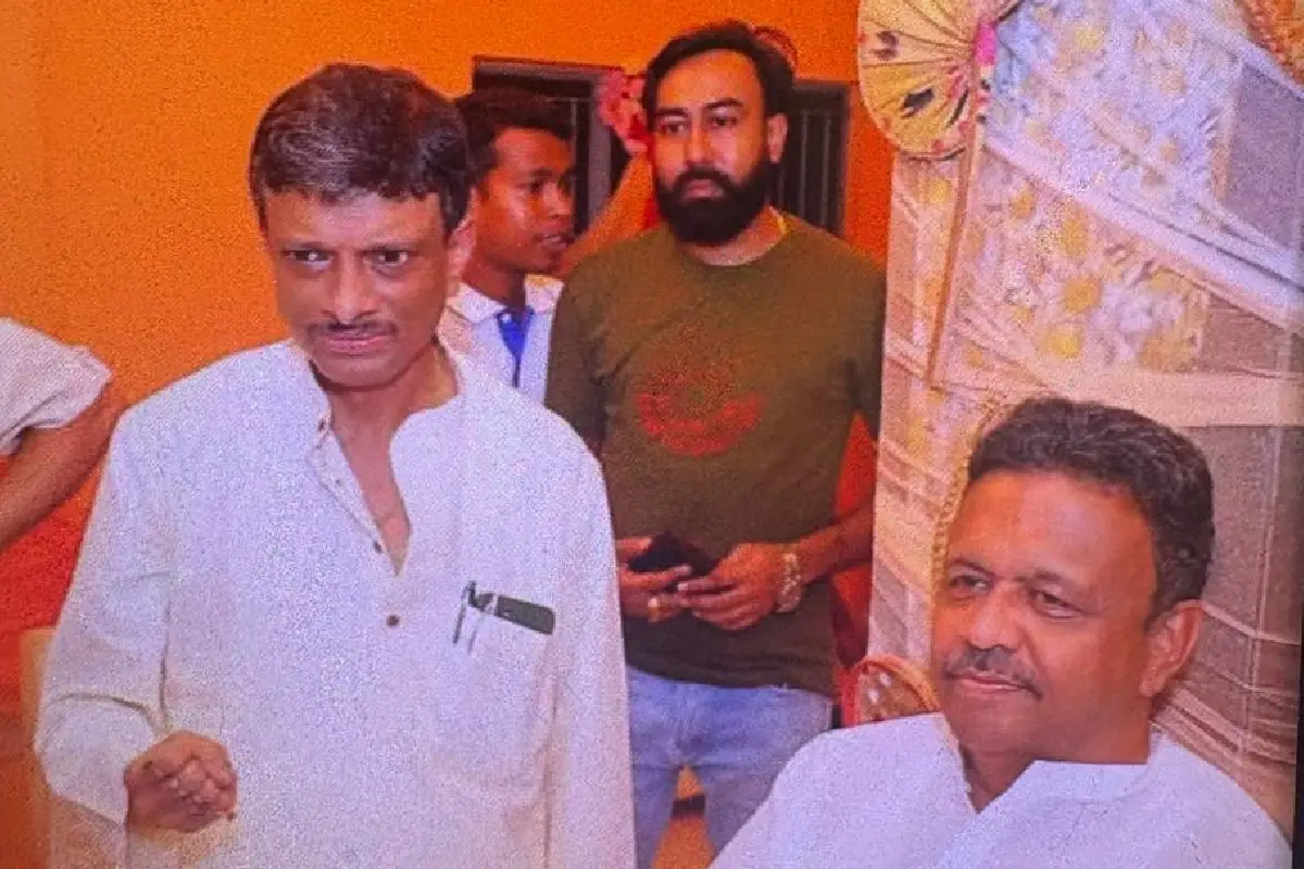 Kolkata News: मध्यरात्रि में पाटुली में गोलीबारी, छत पर हमला, तृणमूल समर्थक की हत्या 19 Patuli Jadavpur shooting TMC supporter killed Kolkata: कोलकाता के पाटुली में रात को छत पर गोलीबारी, तृणमूल समर्थक राहुल दे की मौत, एक घायल, पुलिस ने चार को गिरफ्तार किया।