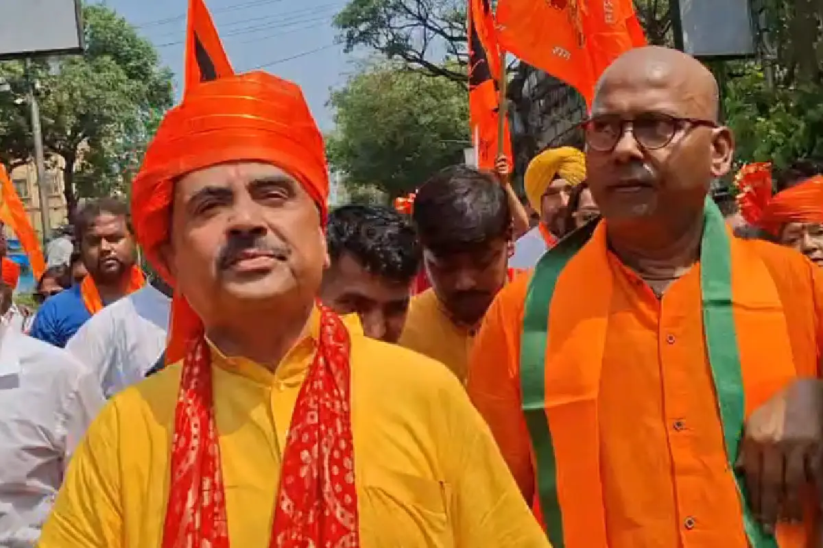 Ram Navami procession Bhowanipore Kolkata: भवानीपुर में रामनवमी शोभायात्रा में विपक्ष के नेता शुभेंदु अधिकारी शामिल। पद्मपुकुर से निकली भव्य यात्रा में महिलाओं व सनातनियों की उमड़ी भीड़।