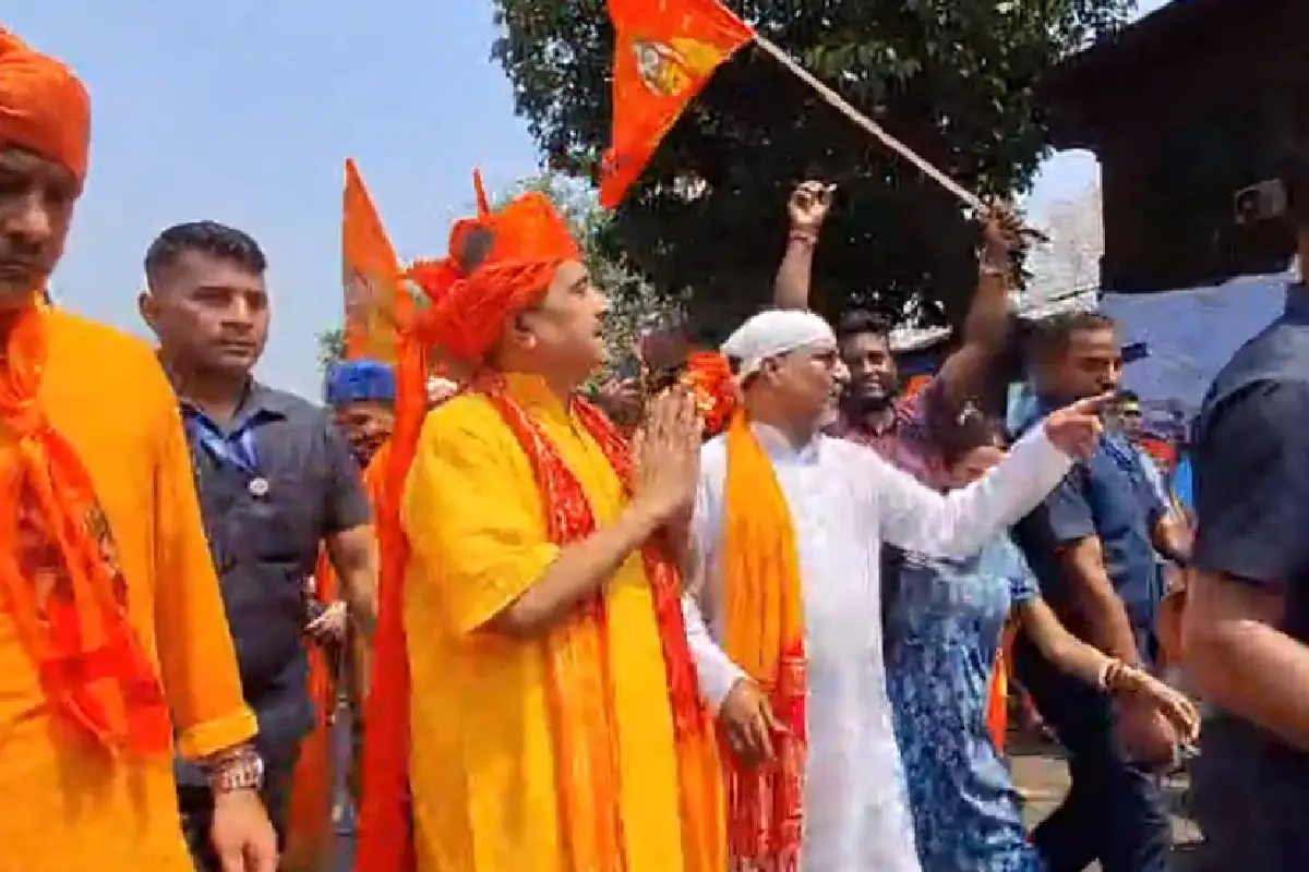 Ram Navami procession Bhowanipore Kolkata: भवानीपुर में रामनवमी शोभायात्रा में विपक्ष के नेता शुभेंदु अधिकारी शामिल। पद्मपुकुर से निकली भव्य यात्रा में महिलाओं व सनातनियों की उमड़ी भीड़।