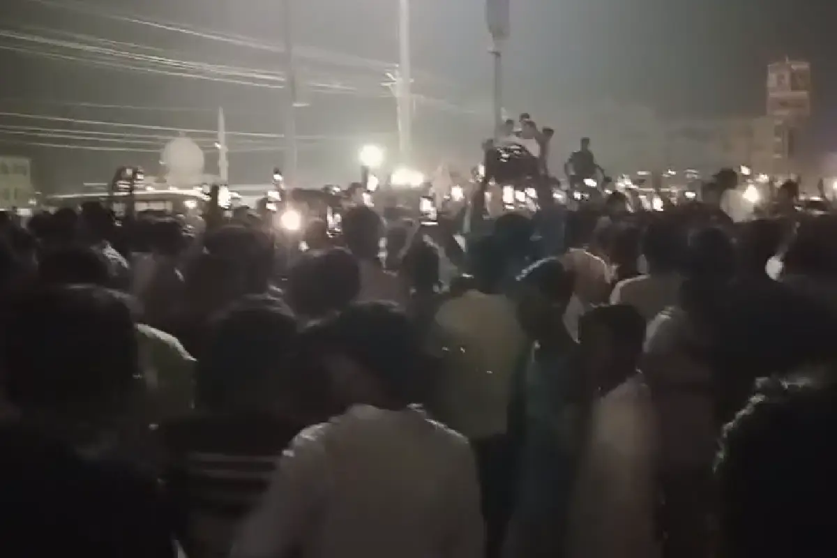 Malda Kaliachak SIR protest judicial officers blocked BDO office: मालदा के कालियाचक में मतदाता सूची से नाम गायब होने पर भड़के लोगों ने 7 न्यायिक अफसरों को खंड विकास अधिकारी दफ्तर में घेरा, राष्ट्रीय राजमार्ग-12 आधी रात तक बंद।