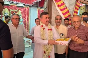 भवानीपुर से भाजपा प्रत्याशी शुभेन्दु अधिकारी ने मंदिर-गुरुद्वारा दर्शन के बाद किया नामांकन दाखिल, अमित शाह भी रहे साथ