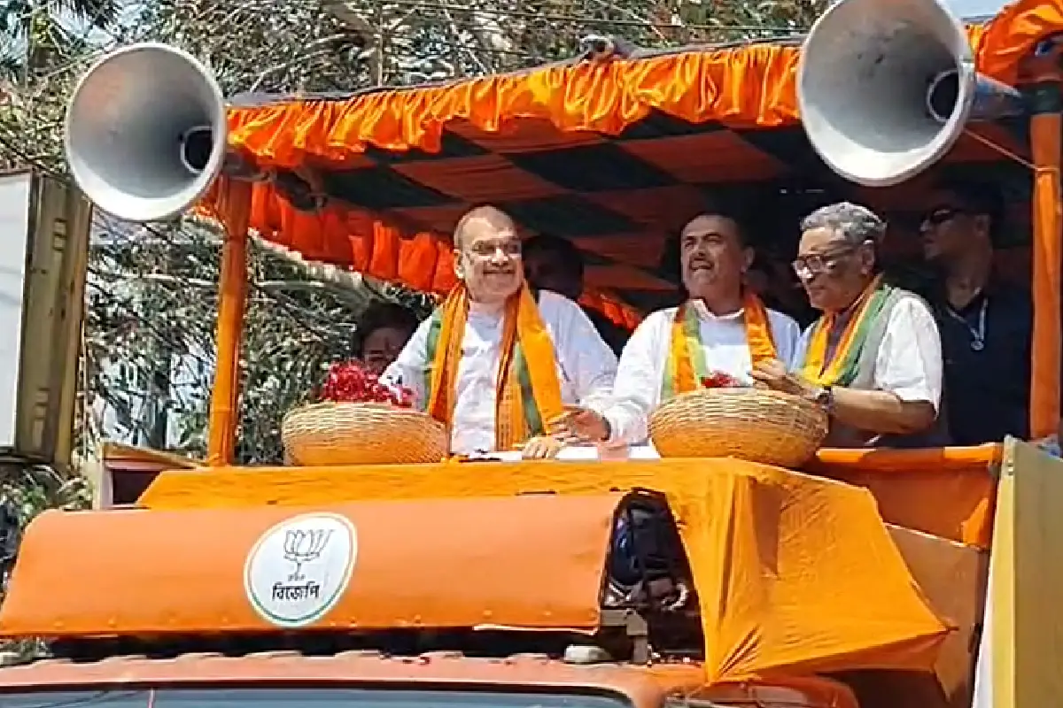 Suvendu Adhikari Bhowanipore nomination filing: भाजपा प्रत्याशी शुभेन्दु अधिकारी ने भवानीपुर सीट से नामांकन दाखिल किया। हाजरा मोड़ जनसभा के बाद अमित शाह के साथ अलीपुर सर्वे बिल्डिंग पहुंचे।