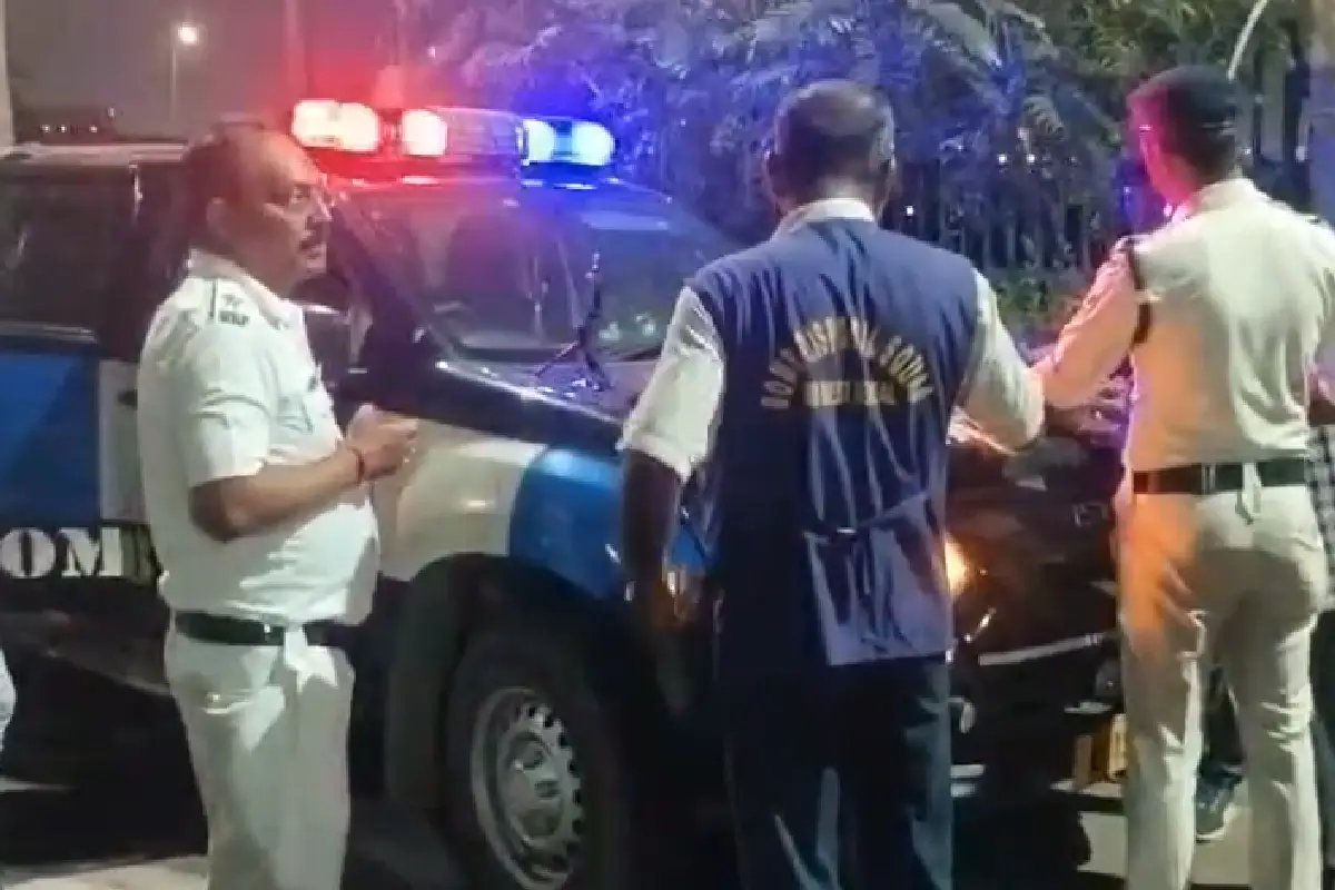 Howrah Bankra bomb recovery before election: हावड़ा के बाँकड़ा में चुनाव से पहले छत से 7 जिंदा बम बरामद, मकान मालिक मोहम्मद सेलिम हिरासत में, बम स्क्वॉड ने किया निष्क्रिय।