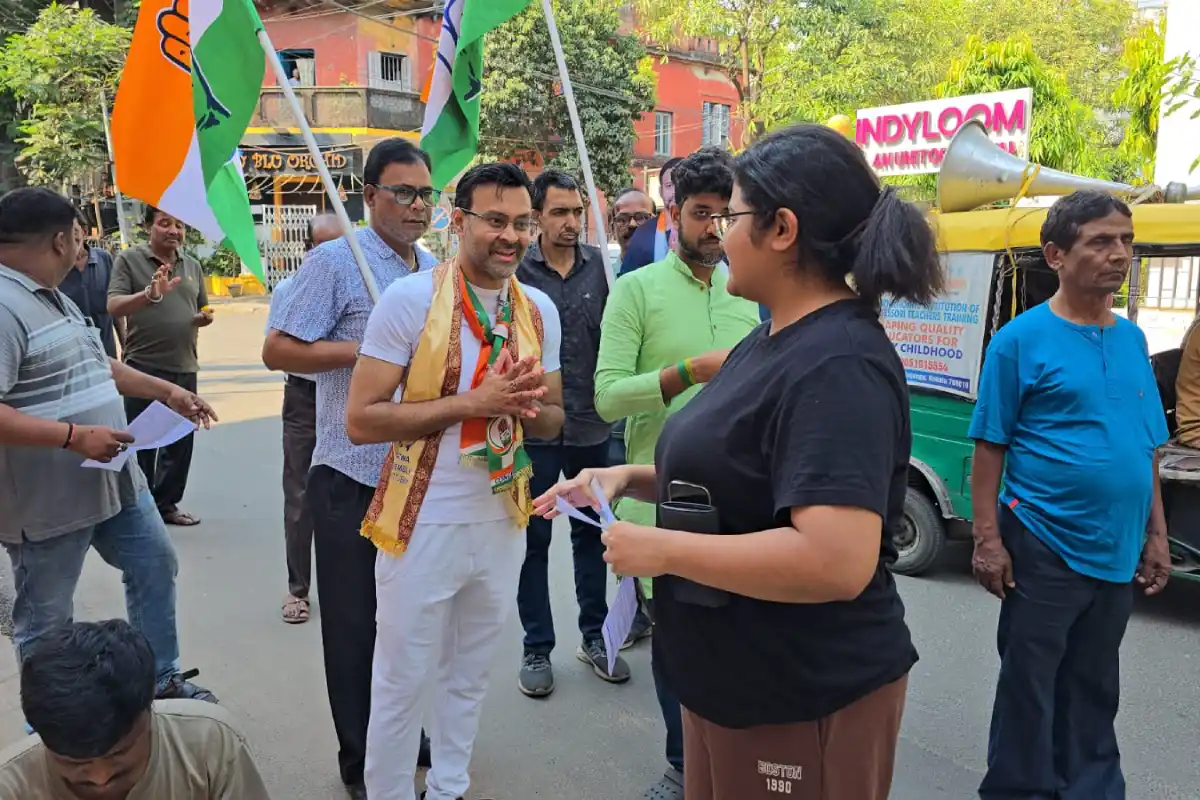 Bengal Chunav: बालीगंज में कांग्रेस उम्मीदवार रोहन मित्र ने गड़ियाहाट से शुरू किया घर-घर प्रचार 13 Rohan Mitra Ballygunge election campaign Kolkata: बालीगंज में कांग्रेस उम्मीदवार रोहन मित्र ने गड़ियाहाट से शुरू किया घर-घर प्रचार | Bengal Chunav News