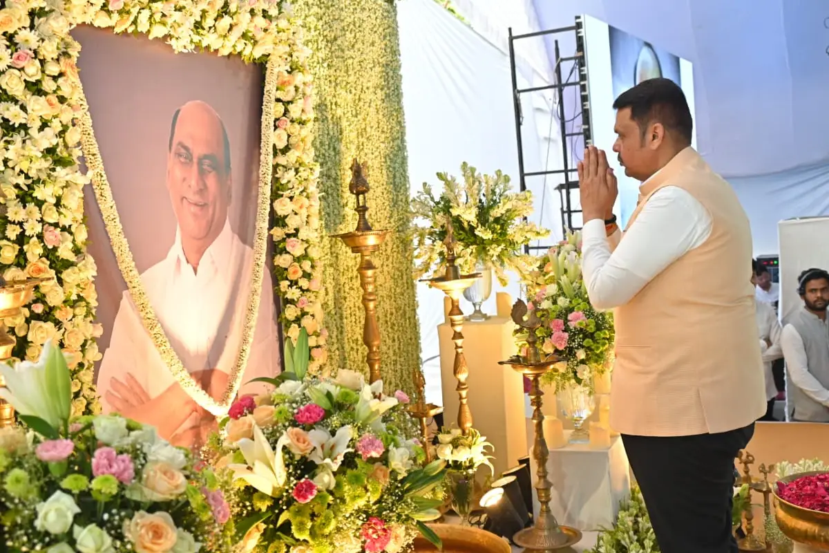 Datta Meghe condolence meeting Nagpur: विदर्भ क्रिकेट असोसिएशन मैदान जामठा नागपुर में दत्ता मेघे की सर्वदलीय शोकसभा; CM फडणवीस और गडकरी ने दी श्रद्धांजलि, दो स्मारक बनाने की घोषणा।