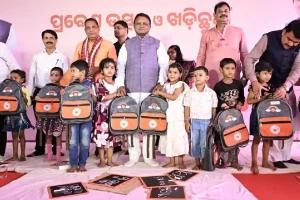 Odisha Education: ओडिशा में ‘खड़ी छुआन’ से शिक्षा की नई शुरुआत