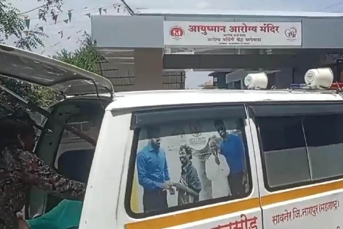 Kalmeshwar road accident Dhapewada Nagpur: नागपुर के धापेवाड़ा में अज्ञात वाहन की टक्कर से तीन घायल। सुरेश मसराम गंभीर, मेडिकल अस्पताल में भर्ती। पुलिस जांच जारी।