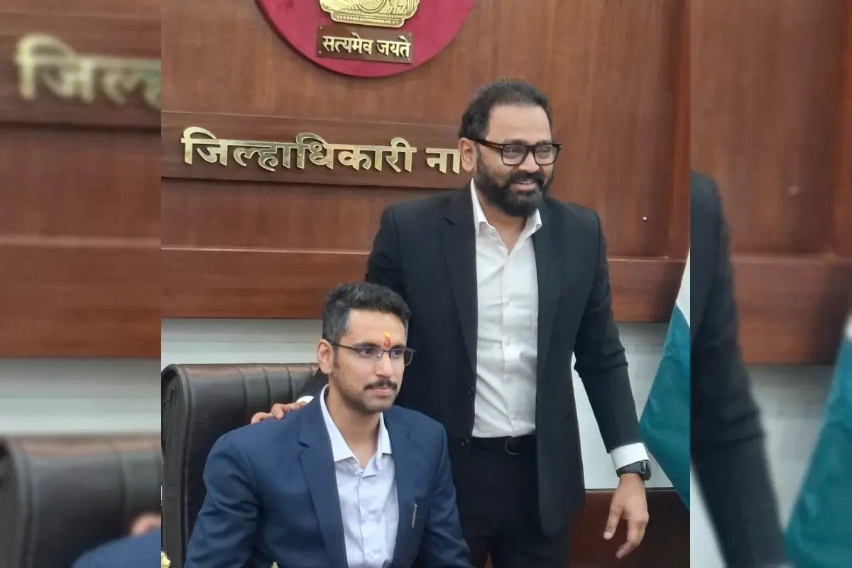 Nagpur new collector Kumar Ashirwad takes charge: नागपुर में प्रशासनिक फेरबदल, कुमार आशीर्वाद ने जिलाधिकारी का पदभार संभाला, पूर्व कलेक्टर इटनकर नागपुर महानगर पालिका के नए आयुक्त बने।