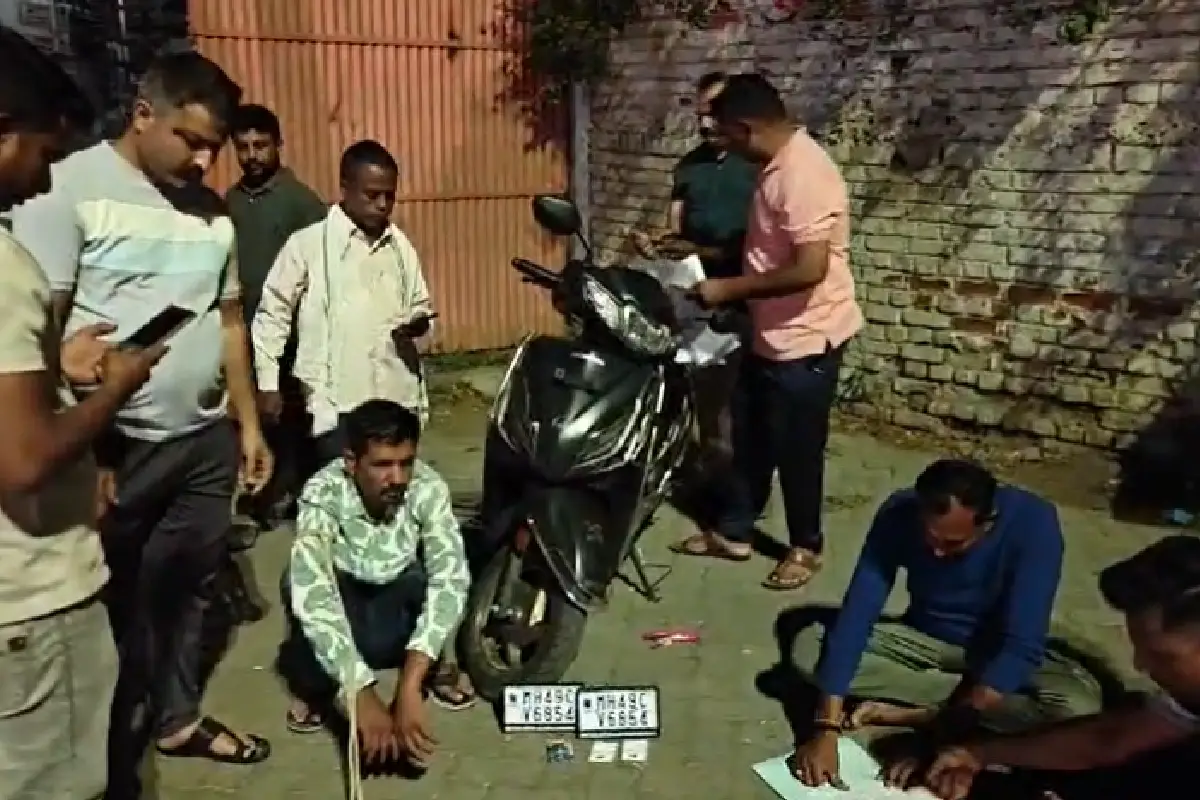 नागपुर, लकड़गंज में एनडीपीएस पथक की कार्रवाई, 53 ग्राम मेफेड्रोन सहित आरोपी गिरफ्तार - दो फरार 12 Nagpur NDPS squad drug arrest Lakadganj: नागपुर के लकड़गंज में एनडीपीएस पथक ने 53 ग्राम मेफेड्रोन सहित आरोपी को दबोचा, ₹3.60 लाख का माल जब्त, दो आरोपी फरार।