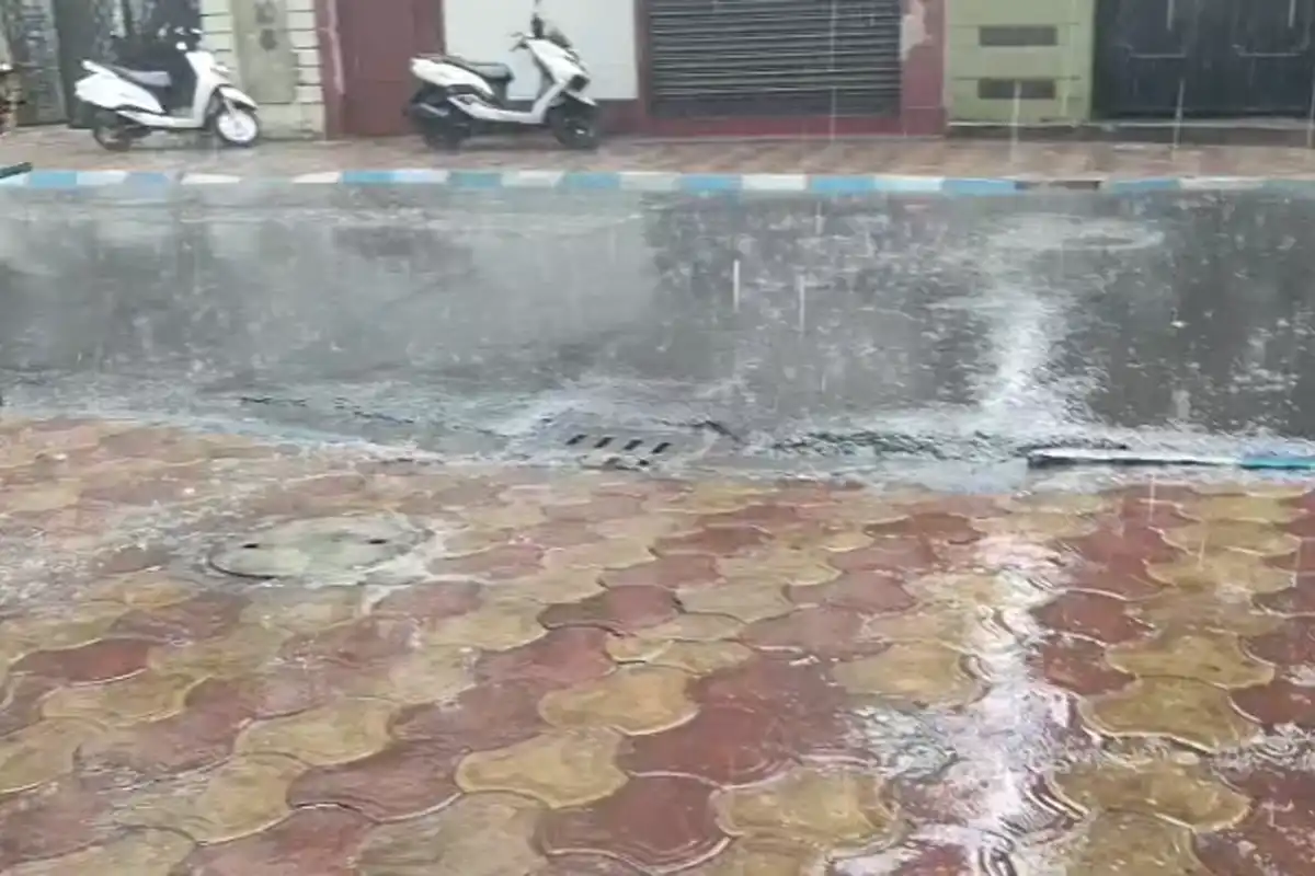 West Bengal weather forecast today: आज दक्षिण बंगाल में बारिश की संभावना, सप्ताहांत में बढ़ेगा तापमान