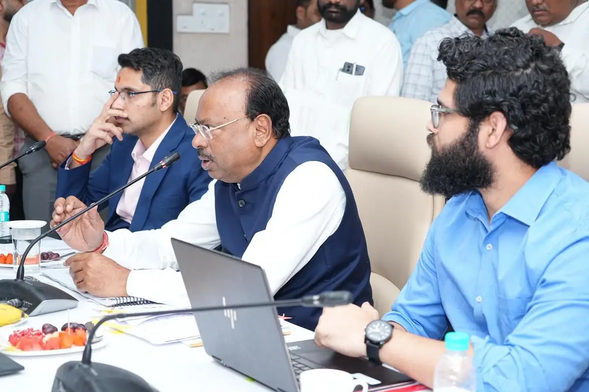 Nagpur News: भविष्य की जनसंख्या को ध्यान में रख बनें जल योजनाएं - पालकमंत्री चंद्रशेखर बावनकुले का नगर परिषदों को निर्देश | Photos 12 Nagpur water supply plan municipal councils: पालकमंत्री चंद्रशेखर बावनकुले ने नागपुर की नगर परिषदों को निर्देश दिए - जल योजनाएं 25 वर्षों की जनसंख्या को ध्यान में रखकर बनाई जाएं।