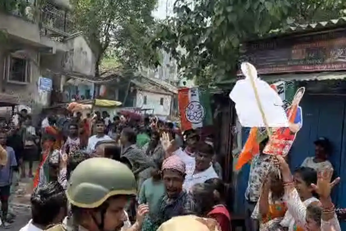 attack on BJP Priyanka Tibrewal Kolkata: एंटाली क्षेत्र में भाजपा प्रत्याशी पर हमला, राजनीतिक माहौल गरमाया