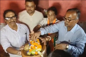 Kolkata News: राज्य की बेटियों की सुरक्षा के लिए मां ने की प्रार्थना, नील षष्ठी पूजा से दिया संदेश