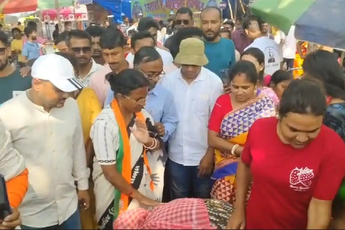 Ratna Debnath Neel Shashthi puja West Bengal: राज्य की बेटियों की सुरक्षा के लिए मां ने नील षष्ठी पूजा कर दिया बड़ा संदेश