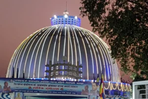 दीक्षा भूमि में बाबा साहब आंबेडकर जयंती पर सजी रोशनी, दर्शन के लिए उमड़ी भीड़