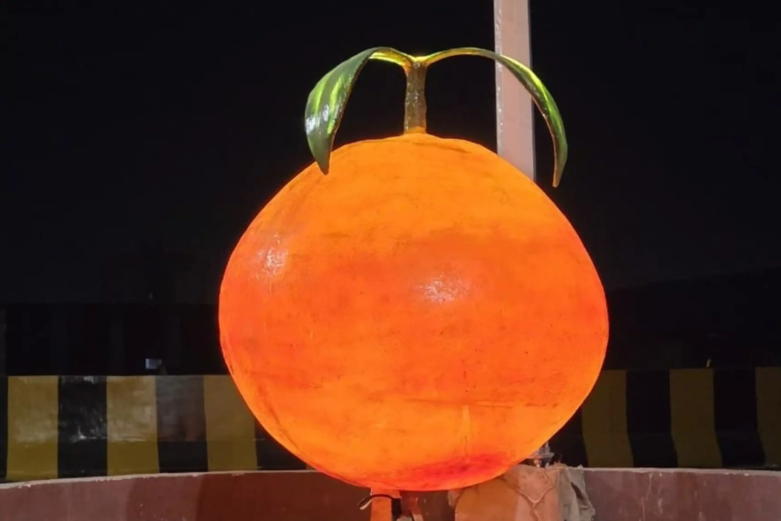 नागपुर के दीप्ति सिग्नल आरओबी पर संतरे की आकृति वाली मूर्ति से बदलेगी शहर की पहचान 14 Nagpur Orange City sculpture Deepti Signal Road Over Bridge: नागपुर में ऑरेंज सिटी पहचान को मजबूत करने की नई पहल