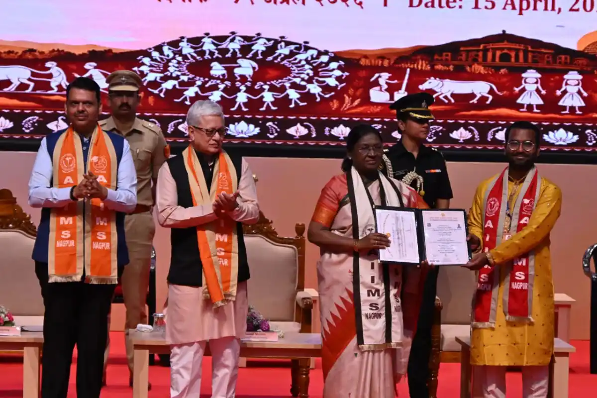 Nagpur News: राष्ट्रपति द्रौपदी मुर्मू ने कहा - डॉक्टरों को जीवनभर सीखते रहना चाहिए 16 Draupadi Murmu Nagpur medical convocation: डॉक्टरों को जीवनभर सीखते रहने और ईमानदारी बनाए रखने का संदेश