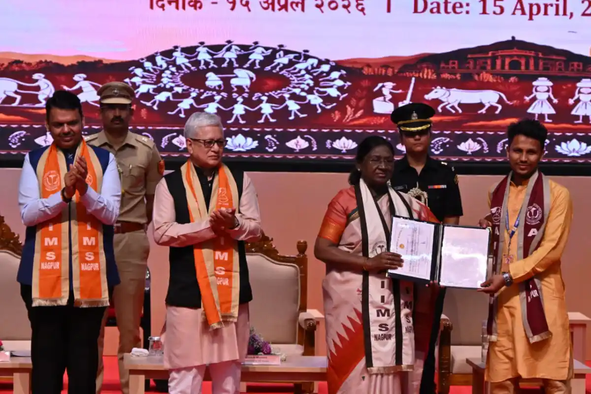 Nagpur News: राष्ट्रपति द्रौपदी मुर्मू ने कहा - डॉक्टरों को जीवनभर सीखते रहना चाहिए 17 Draupadi Murmu Nagpur medical convocation: डॉक्टरों को जीवनभर सीखते रहने और ईमानदारी बनाए रखने का संदेश