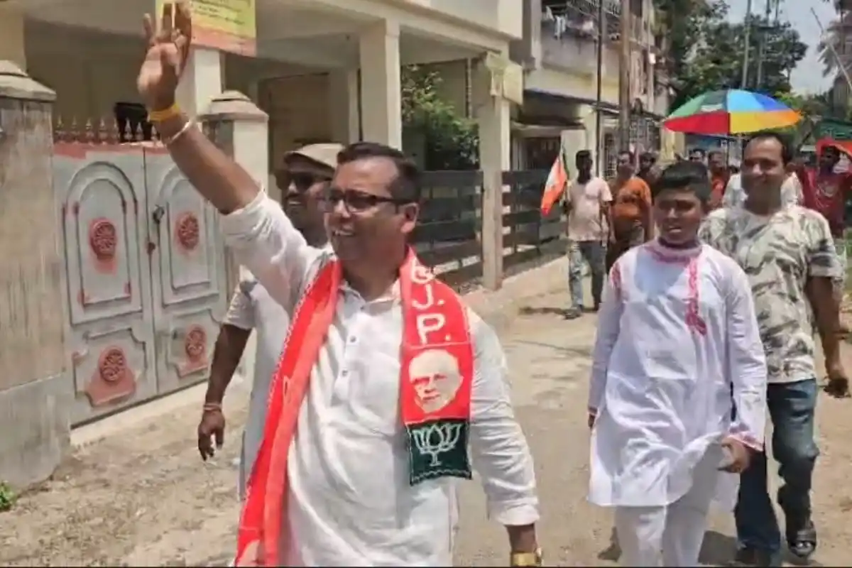 बंगाली नववर्ष पर बेहाला पूर्व में शंकर शिकदार की भव्य प्रभात फेरी से चुनावी प्रचार तेज 13 Behala East BJP Candidate Shankar Sikdar: Bengali New Year Rally: शंकर शिकदार ने बंगाली नववर्ष पर बेहाला पूर्व में निकाली प्रभात फेरी से तेज किया प्रचार