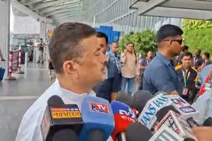 Video: कोलकाता एयरपोर्ट पर शुभेंदु अधिकारी का बयान, अभिषेक बनर्जी के प्रचार और हावड़ा घटना पर प्रतिक्रिया