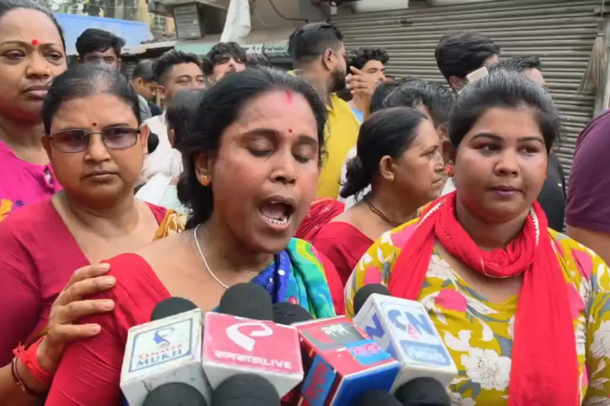 Bongaon BJP candidate protest clash: बनगांव में चुनाव प्रचार के दौरान हंगामा, भाजपा प्रत्याशी अशोक कीर्तनिया का थाने के सामने धरना | Bengal Elections