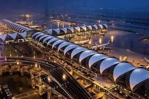 Pune Airport Incident: वायुसेना विमान की हार्ड लैंडिंग से हड़कंप, उड़ान संचालन प्रभावित