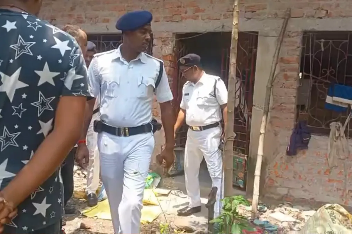 Sarsuna Bagpota road body recovered murder Kolkata News: कोलकाता के सरशुना में किराएदार का खून से लथपथ शव बरामद, गले और गर्दन पर चोट के निशान — लालबाजार की टीम जांच में जुटी