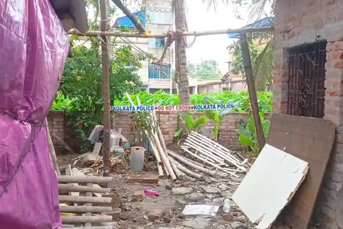 Sarsuna Bagpota road body recovered murder Kolkata News: कोलकाता के सरशुना में किराएदार का खून से लथपथ शव बरामद, गले और गर्दन पर चोट के निशान — लालबाजार की टीम जांच में जुटी
