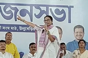 Bengal: पंचला में ममता बनर्जी का BJP और चुनाव आयोग पर हमला, “ED-CBI-IT की छापेमारी अवैध, TMC कार्यकर्ताओं को अनावश्यक परेशान किया जा रहा”