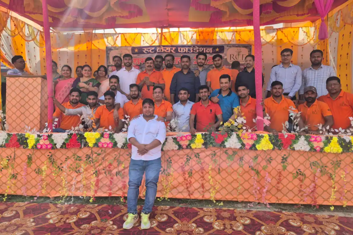 Root Care Foundation Siwan honor ceremony: सिवान में रूट केयर फाउंडेशन का सम्मान कार्यक्रम, शिक्षा और समाज सेवा को बढ़ावा