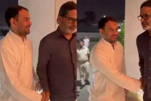 प्रशांत किशोर से मिलने पहुंचे तेज प्रताप यादव, सियासी गलियारों में बढ़ी हलचल, देखिए VIDEO