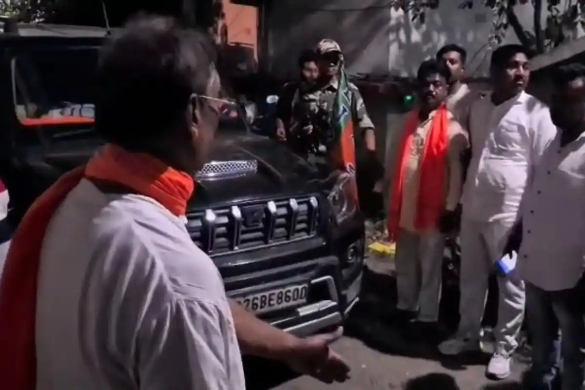 BJP candidate car search Bangaon North West Bengal: बनगांव उत्तर में चुनाव के दौरान भाजपा उम्मीदवार की गाड़ी की जांच