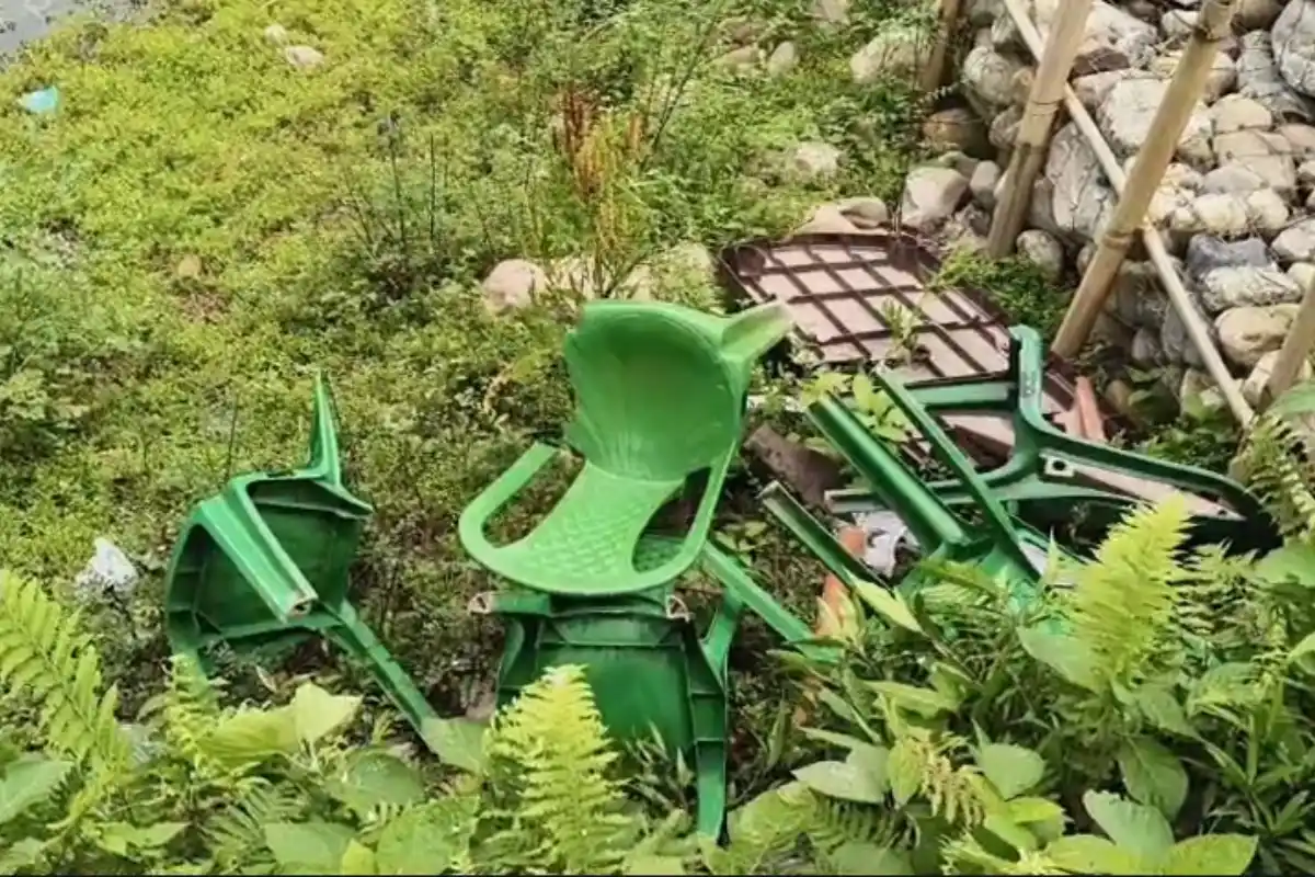 Tufanganj booth jamming Police Action Cooch Behar: तूफानगंज में बूथ जाम के आरोप के बाद पुलिस ने दोनों दलों के कैंप हटाए